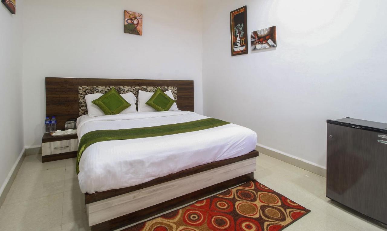 Treebo Trend Skylight Royal Stay Candolim Bagian luar foto