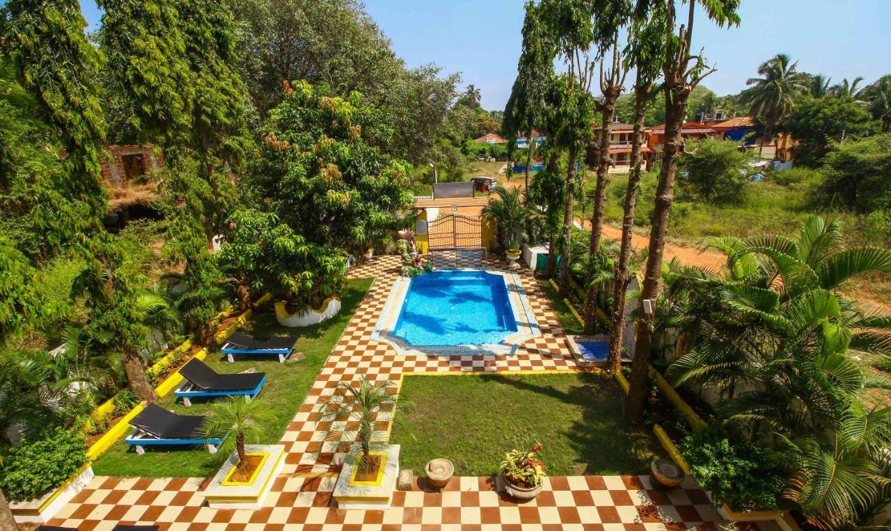 Treebo Trend Skylight Royal Stay Candolim Bagian luar foto